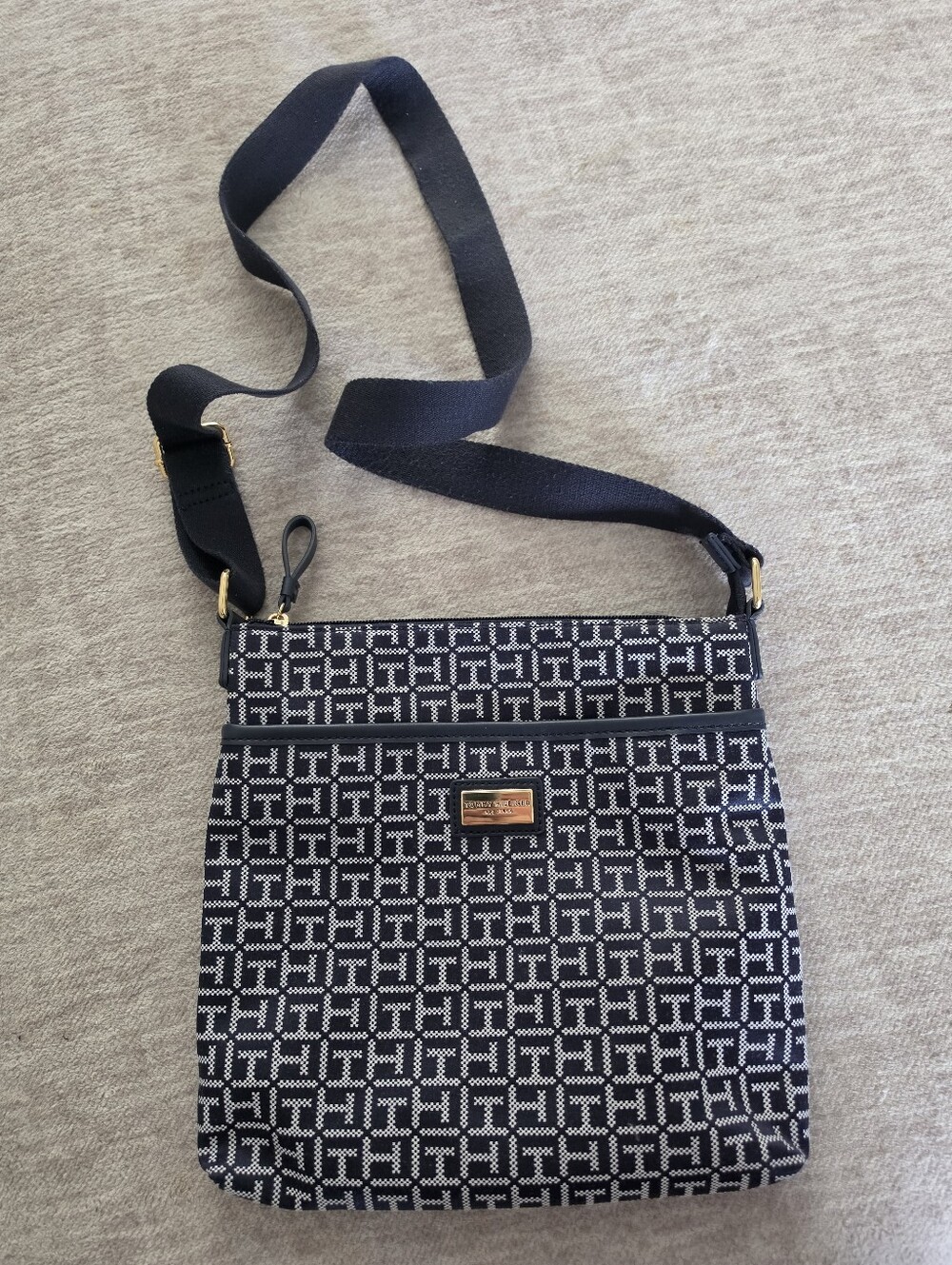 Tommy Hilfiger Crossbody